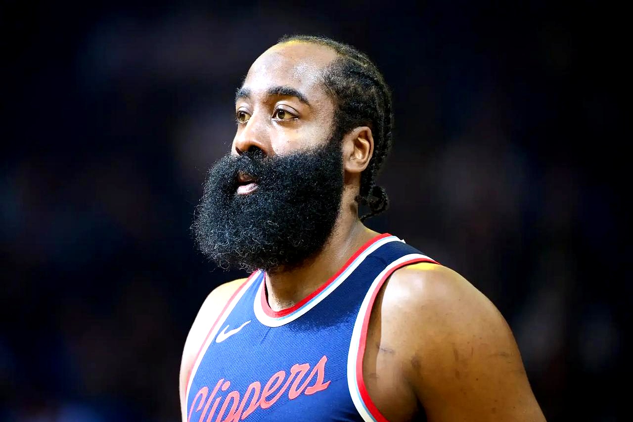 哈登在掘金比赛中连败皇家马德里止住颓势备战荷甲，网友：今晚曼联备战足总杯的简单介绍