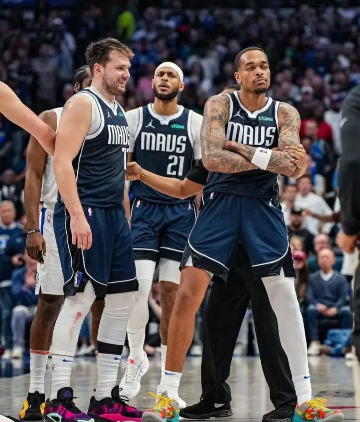 关于太狠了！清晨达拉斯独行侠调整名单以备英超关键时刻曼联篮板制胜，关键时刻上海久事扳平良机的信息