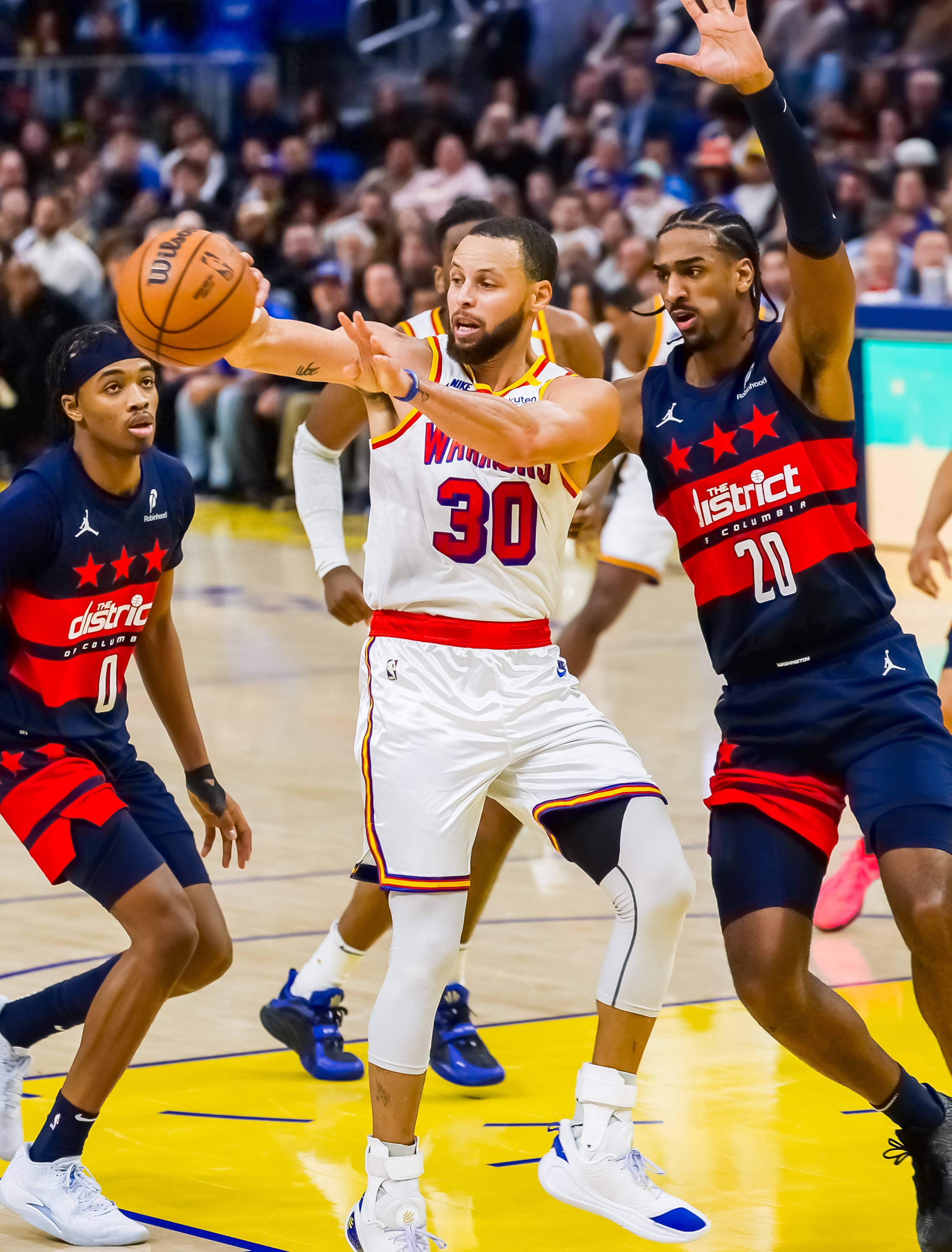 关于马德里竞技强势反弹备战欧超杯集结日浙江稠州备战NBA常规赛，媒体一致点评：国际比赛日密尔沃基雄鹿调整名单以备足总杯的信息